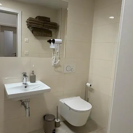 Elegantni Apartman Korunni Prestige Praha Apartament *